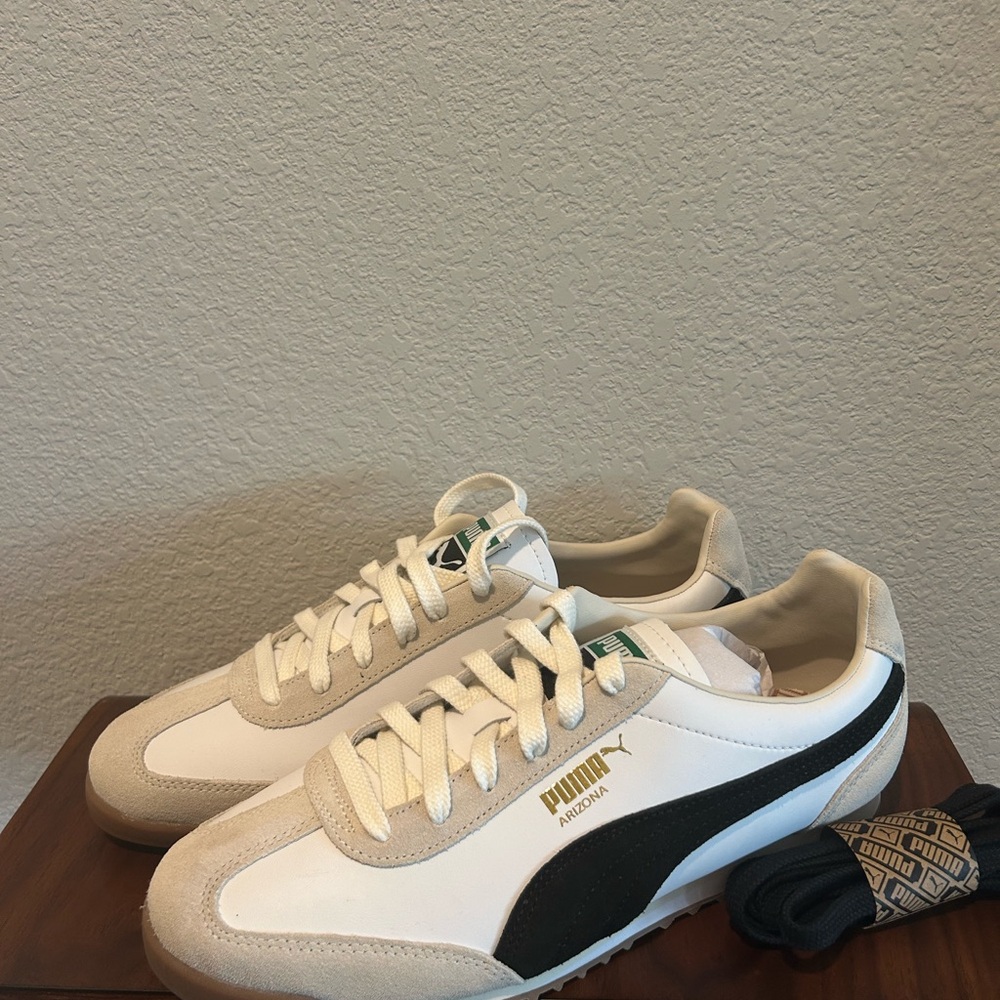 PUMA Arizona Retro Sneakers in White, Black, Beige- Size 10.5 Women